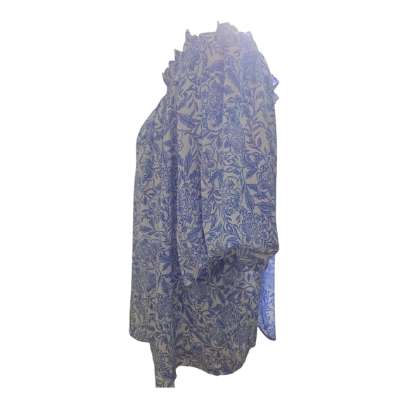 CeCe Floral Print Blouse in Blue and White - Picture 4 of 10